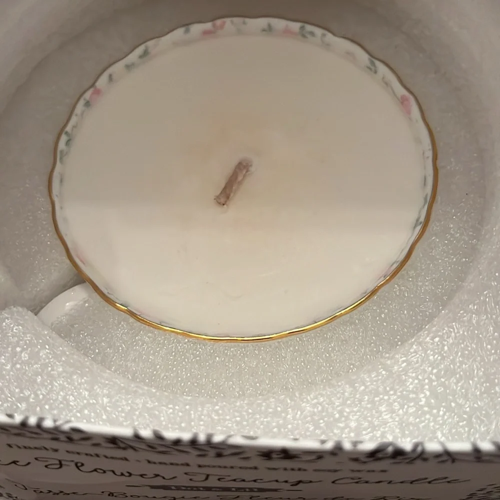Dot & Lil Rice Flower Teacup Candle,‎ new in package